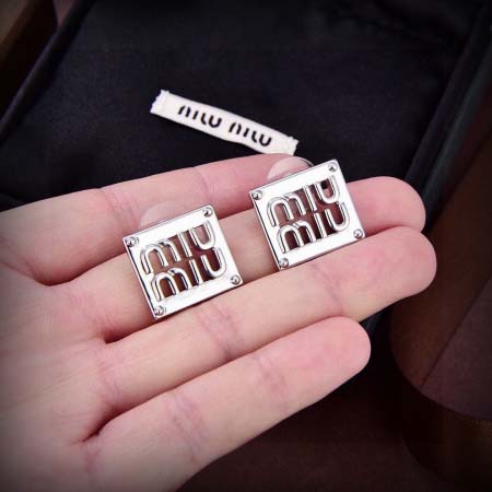 2026年2月5日入荷新品miumiuピアスギフト/誕生日/記念品/アクセサリーxin工場