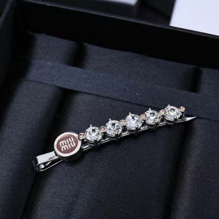 2026年2月5日入荷新品miumiuヘアピンギフト/誕生日/記念品/アクセサリーxin工場