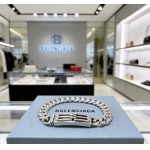 2026年2月3日入荷新品Balenciagaブレスレットギフト/誕生日/記念品/アクセサリーxin工場