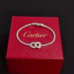 2026年2月3日入荷新品カルティエブレスレットギフト/誕生日/記念品/アクセサリーxin工場