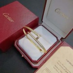 2026年2月3日入荷新品カルティエブレスレットギフト/誕生日/記念品/アクセサリーxin工場