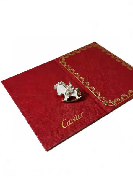 2026年2月4日入荷新品Cartierブローチギフト/誕生...