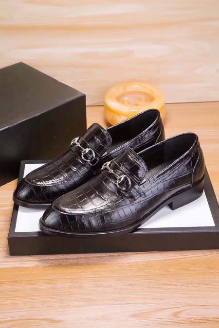 2026年2月25日入荷新作Gucci男性用靴人気商品★/誕...