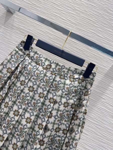 2026年3月9日入荷早春新作Louis Vuitton女性用ファッション/誕生日プレゼント/贈り物 can工場