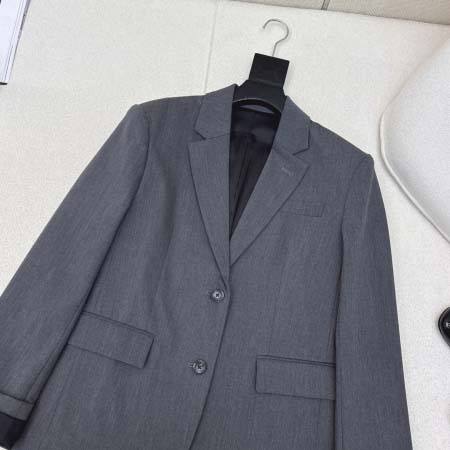 2026年3月9日入荷早春新作Prada女性用ファッション/誕生日プレゼント/贈り物 can工場