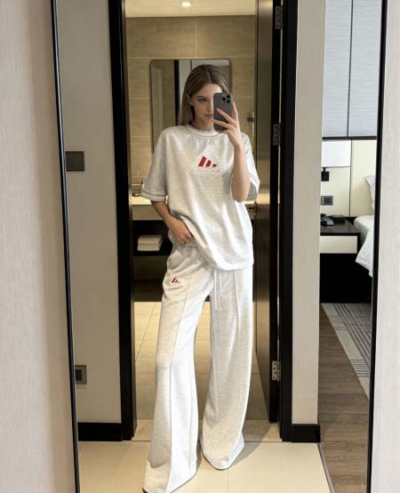 2026年3月21日入荷早春新作Adidas セット女性用ファッション/誕生日プレゼント/贈り物 can工場