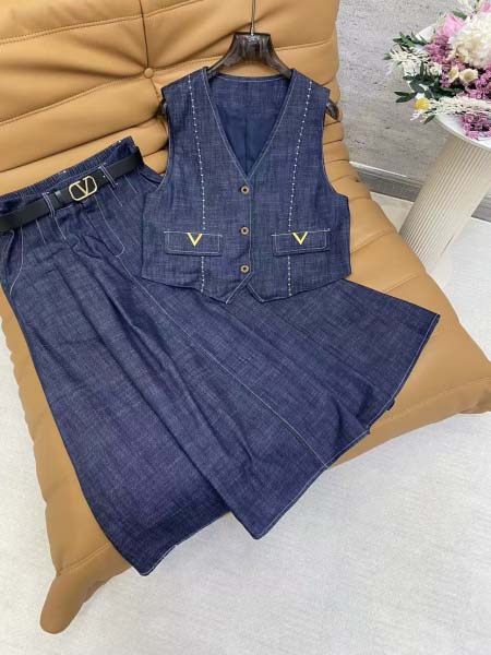 2026年3月21日入荷早春新作VALENTINO女性用ファ...