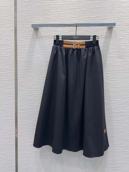 2026年3月22日入荷早春新作Prada女性用ファッション...