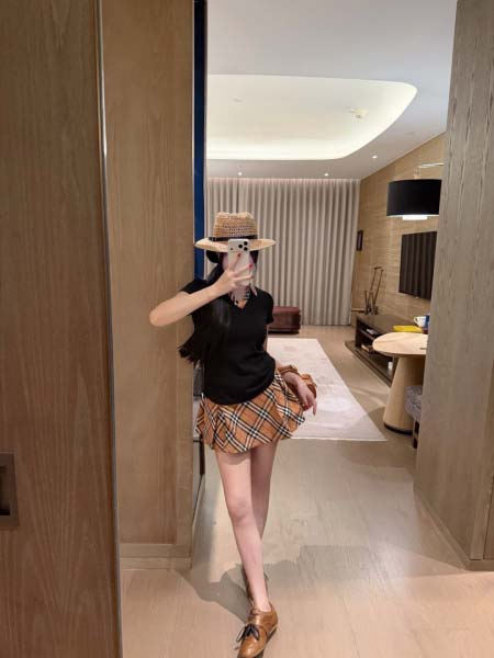 2026年3月22日入荷早春新作BURBERRYセット女性用...