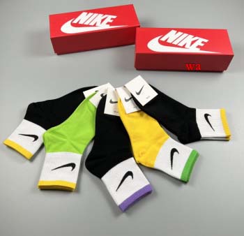 2022年秋冬新作NIKE ブランド 新品靴下5足セット