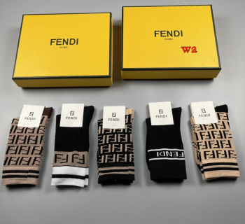 2022年秋冬新作FENDI ブランド 新品靴下5足セット