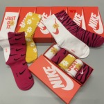 2022年10月秋冬新品 NIKE  靴下5足セット