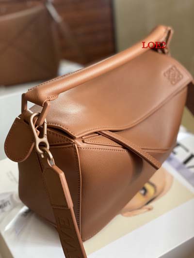 2023早春新作入荷原版復刻 LOEWE バッグ LOE2工場 SIZE:24X16.5X10.5 cm