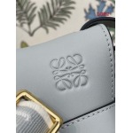 2023早春新作入荷原版復刻 LOEWE バッグ LOE2工場 SIZE:20*19*11.5cm