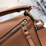 2023早春新作入荷原版復刻 LOEWE バッグ LOE2工場 SIZE:29-18-12M