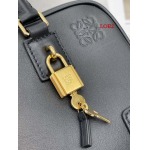 2023早春新作入荷原版復刻 LOEWE バッグ LOE2工場 SIZE:15-23-10  CM