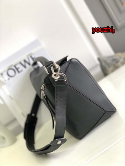 2023年4月原版復刻新作入荷 LOEWE  バッグ youzhi工場35*17*24