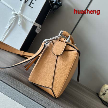 2023年4月原版復刻新作入荷 LOEWE  バッグ huasheng工場24*10.5*16CM