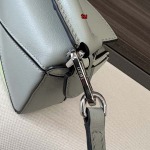 2023年4月新作入荷原版復刻 LOEWE バッグ tu工場 SIZE:18*12.5*8CＭ