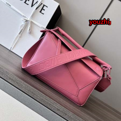 2023年4月原版復刻新作入荷  LOEWE バッグ you...