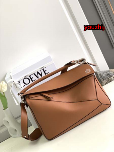 2023年4月原版復刻新作入荷 LOEWE  バッグ you...