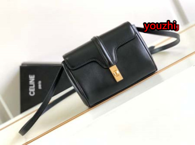 2023年4月原版復刻新作入荷 CELINE バッグ you...