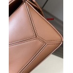 2023年4月原版復刻新作入荷 LOEWE バッグ youzhi工場24*16.5*10.5cm