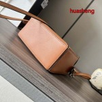 2023年4月原版復刻新作入荷 LOEWE バッグ huasheng工場18*12.5*8CＭ