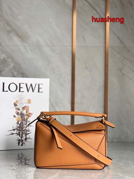 2023年4月原版復刻新作入荷 LOEWE バッグ huas...