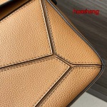 2023年4月原版復刻新作入荷 LOEWE  バッグ huasheng工場24*10.5*16CM