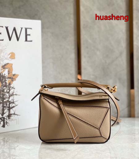 2023年4月原版復刻新作入荷 LOEWE バッグ huas...