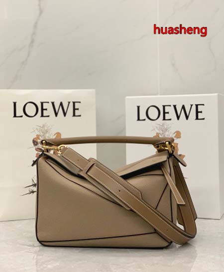 2023年4月原版復刻新作入荷 LOEWE  バッグ hua...