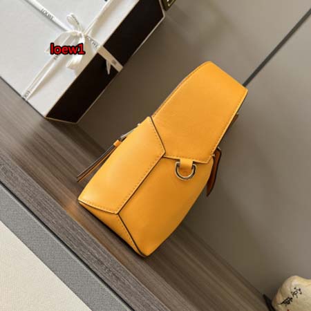 2023年早秋新作入荷高品質 LOEWE バッグ  LOW1工場 size:29*12*10cm