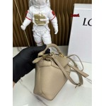 2023年早秋新作入荷高品質 LOEWE バッグ  LOW1工場 18CM