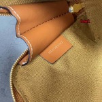 2023年早秋新作入荷高品質 CELINE  バッグ LOW1工場 SIZE:16-11-8