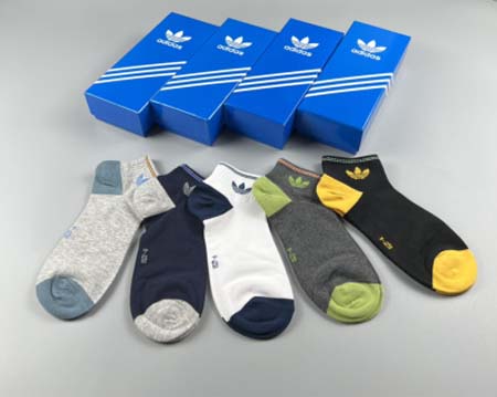 2023年新品人気 Adidas 靴下一箱5足セット