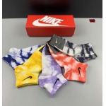 2023年新品人気 NIKE  靴下一箱5足セット