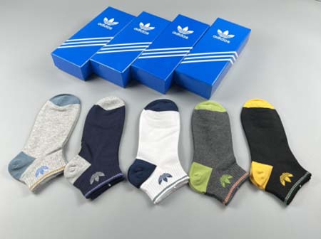 2023年新品人気 Adidas 靴下一箱5足セット