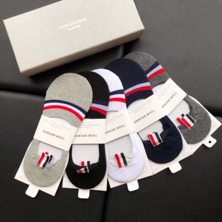 2023年新品人気 THOM BROWNE 靴下一箱5足セッ...