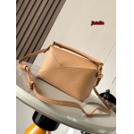 2023年早秋新作入荷高品質 LOEWE バッグ jiatelin工場 SIZE:18～12.5～8CM