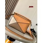 2023年早秋新作入荷高品質 LOEWE バッグ jiatelin工場 SIZE:18～12.5～8CM