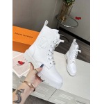 原版復刻新作入荷ルイヴィトン女性 ショートブーツ FOYE工場 SIZE: 35-41