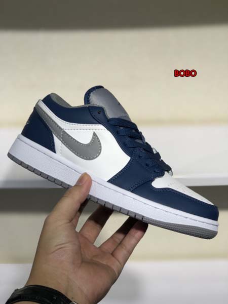 新作入荷Air Jordan 1 Low NIKEスニーカー...