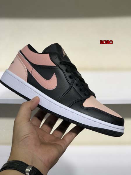 新作入荷Air Jordan 1 Low NIKEスニーカー...