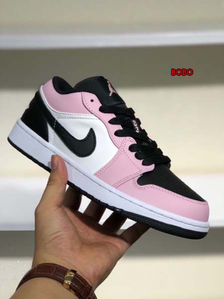 新作入荷Air Jordan 1 Low NIKE女性スニー...