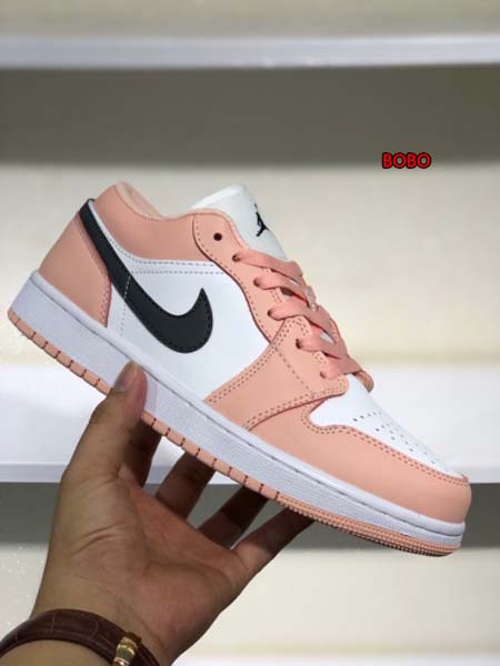 新作入荷Air Jordan 1 Low NIKE女性スニー...