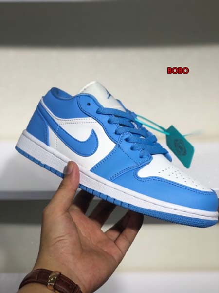 新作入荷Air Jordan 1 Low NIKEスニーカー...