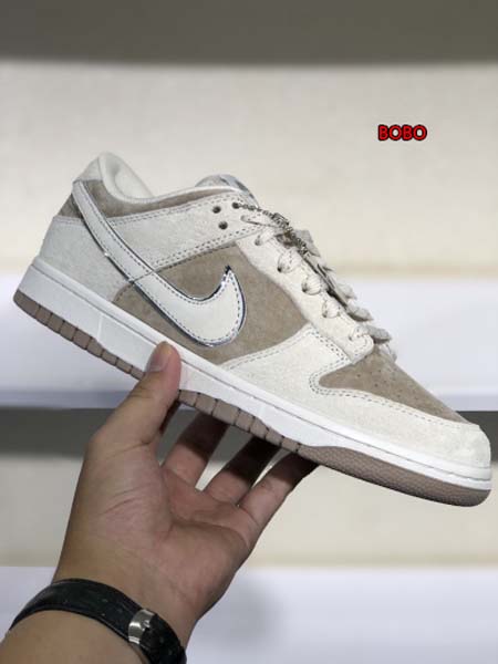 新作入荷Air Jordan 1 Low NIKEスニーカー...