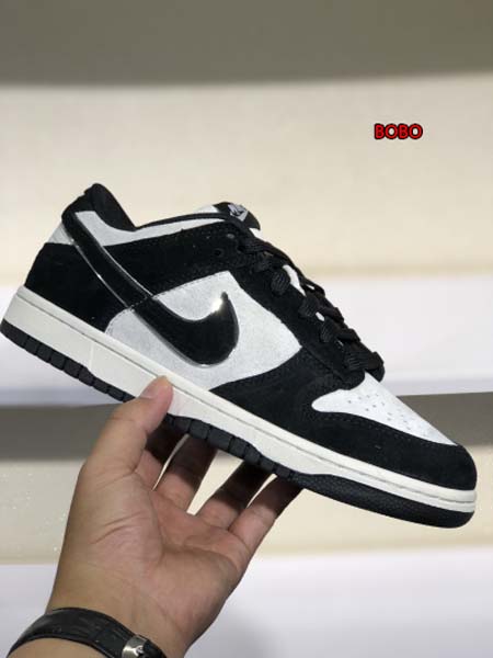 新作入荷Air Jordan 1 Low NIKEスニーカー...