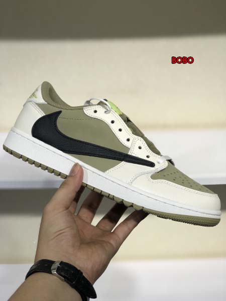 新作入荷Air Jordan 1 Low NIKEスニーカー...